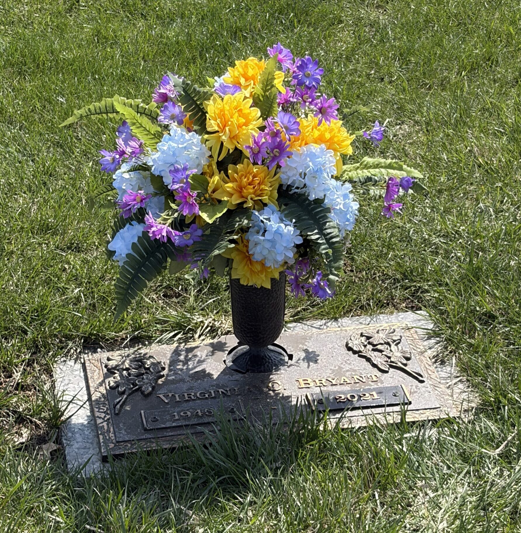 Grave with flowers